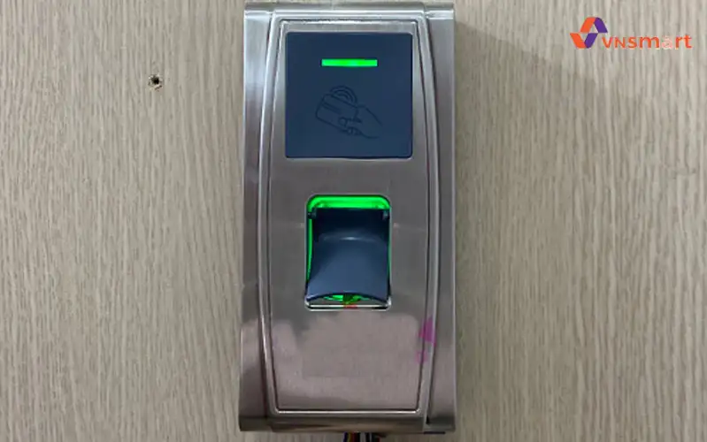 Máy chấm công vân tay ZKTeco MA300